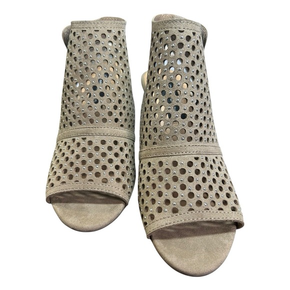 David Aaron Perforated Peep Toe Heeled Booties Womens Size 7M Beige with Silver - Picture 6 of 13